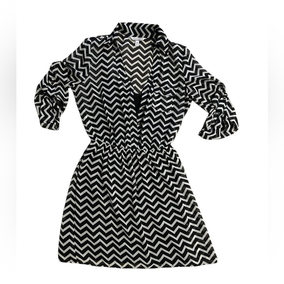 Speechless Dress- black & white chevron size Medium. Good condition - Picture 1 of 2